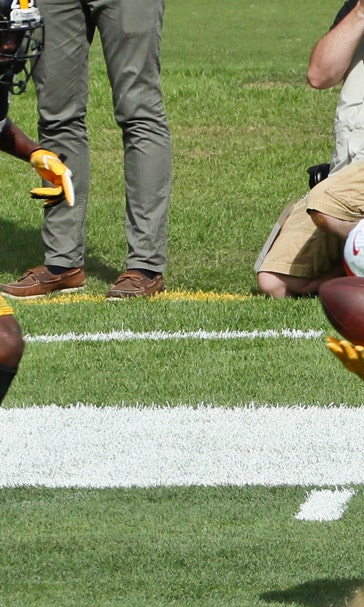 Chiefs' overloaded offense is getting everyone involved